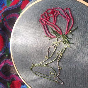Embroidery Art Soft Cotton Cropped Tee